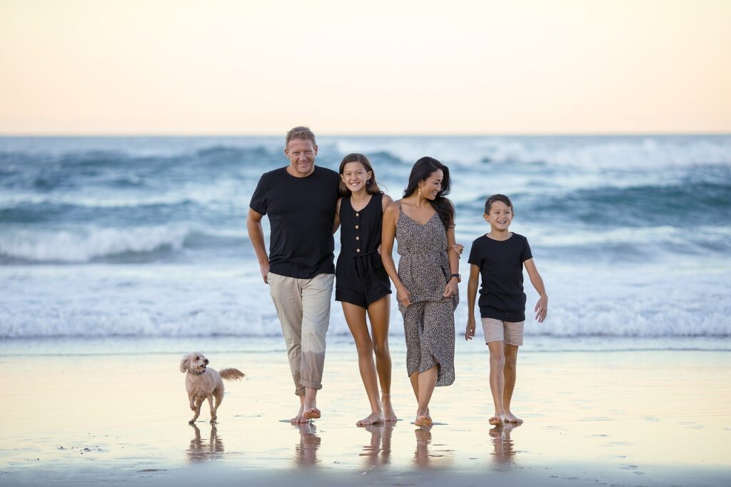 family beach people ocean family 6398107